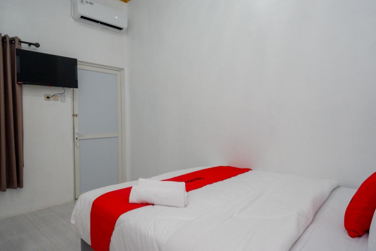 Reddoorz Near Universitas Semarang 2 Alastuwo Buitenkant foto
